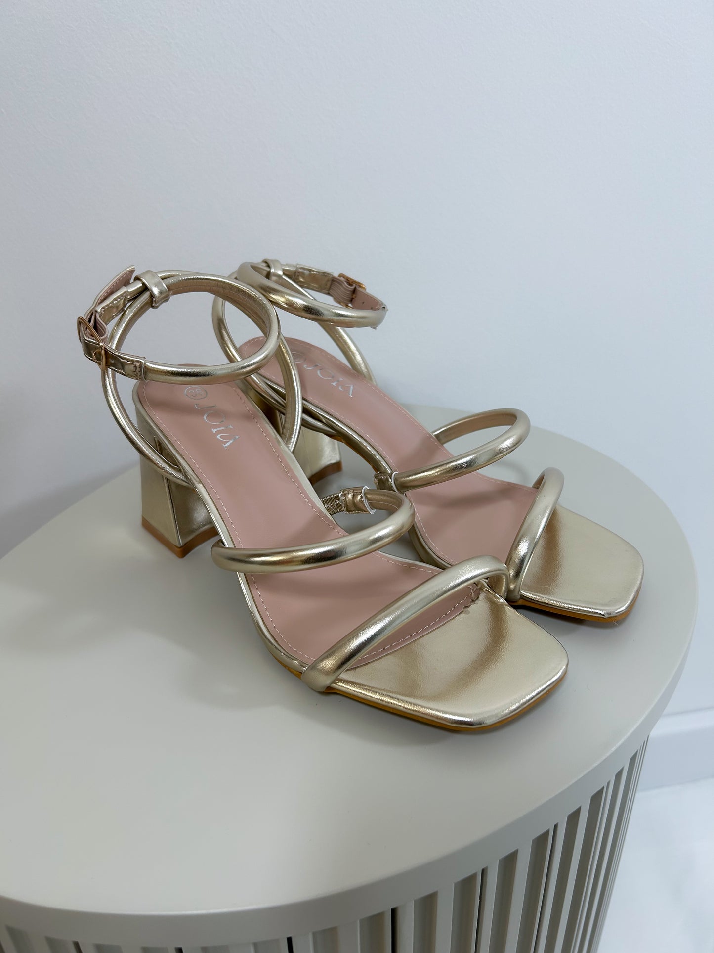 Talons Shanon